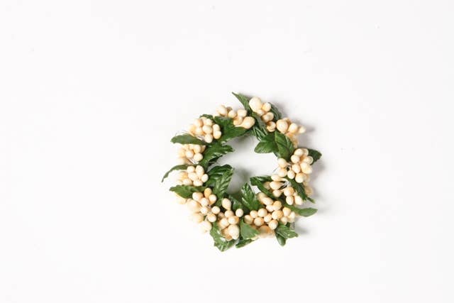 Small cream rice berry candle ring with 3 inch diameter and 1.5 inch rim, candle accent decor