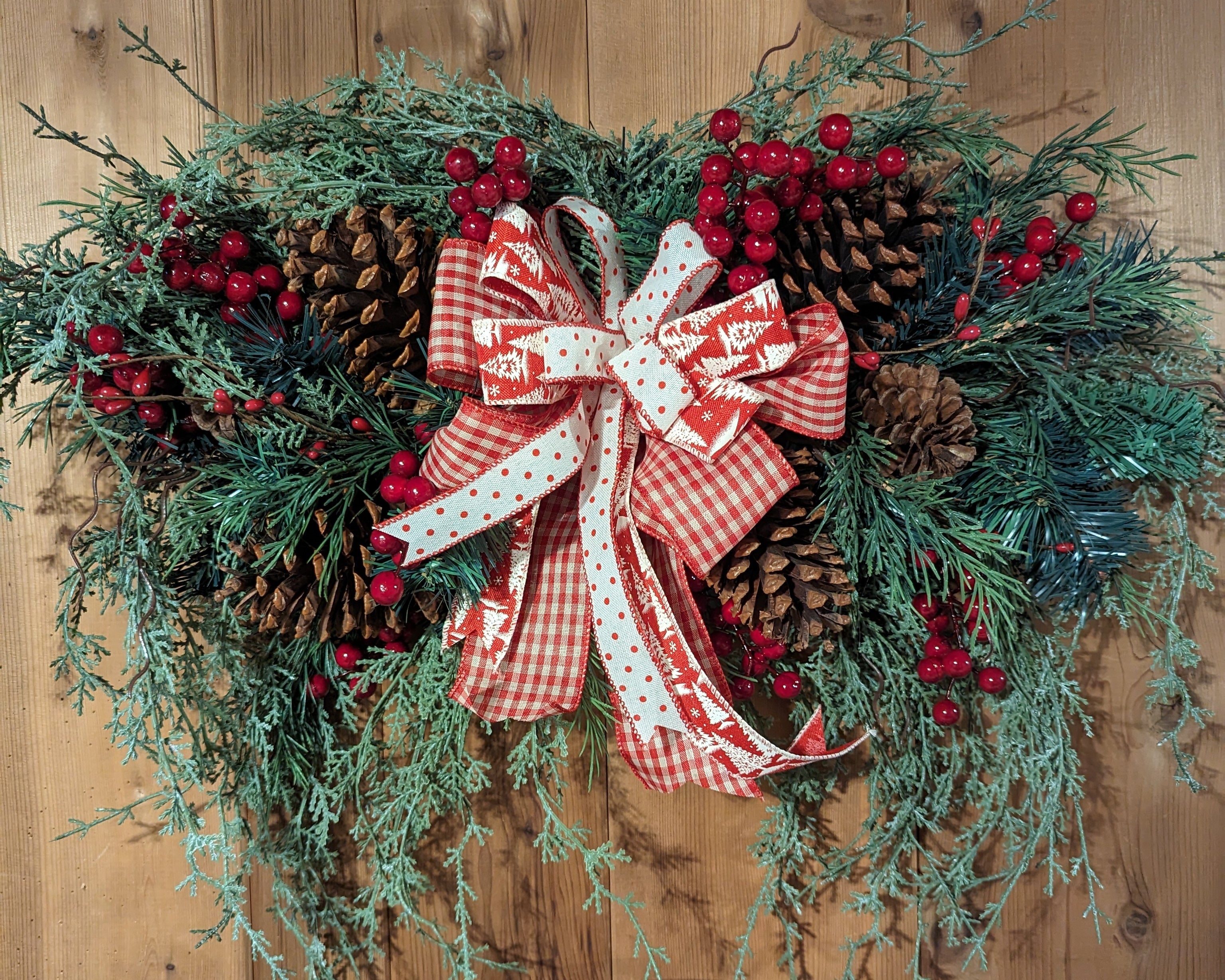 Red Berry Evergreen Swag | 22"