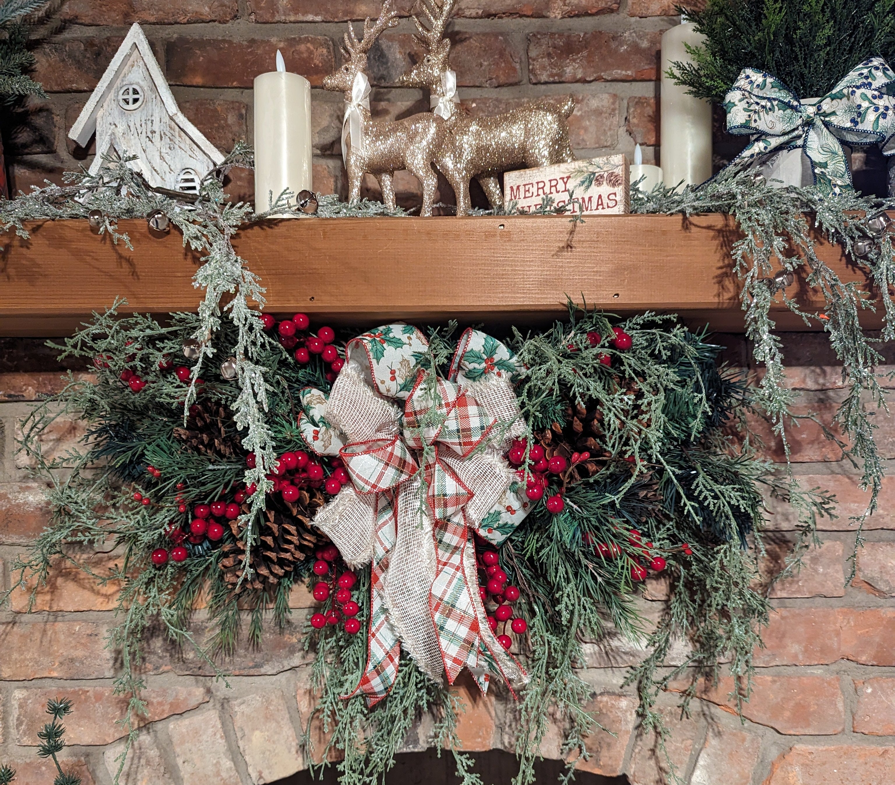 Red Berry Evergreen Swag | 22"