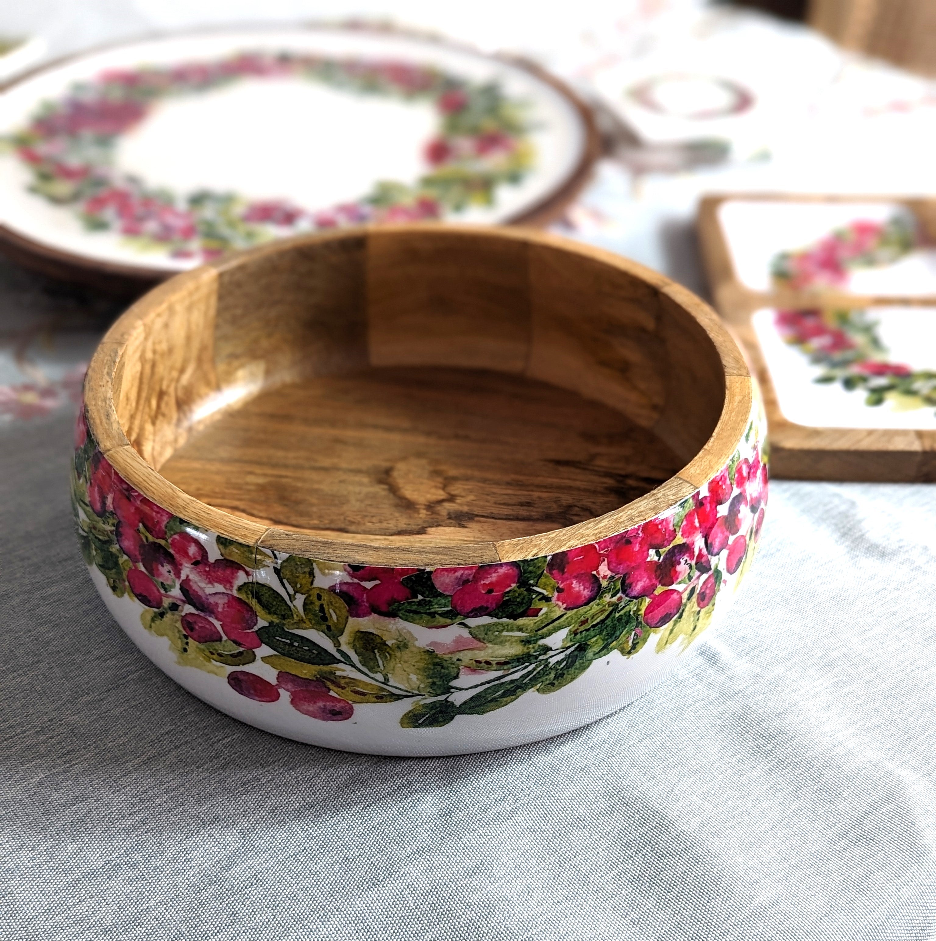 Cranberry Wreath Mango Wood Bowl