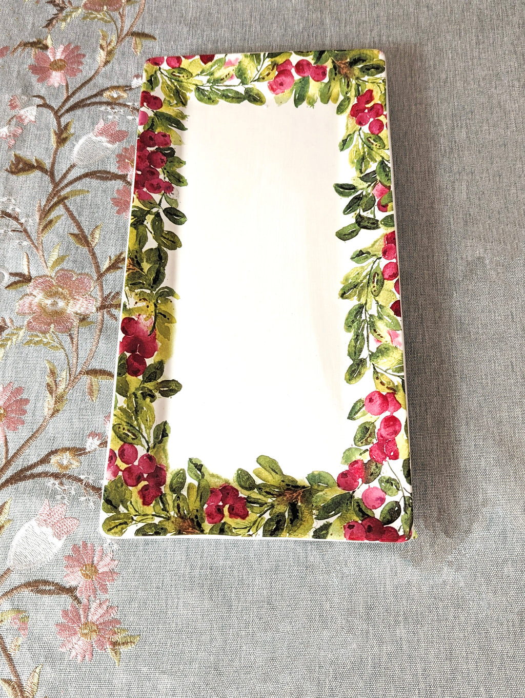 Cranberry Wreath Ceramic Server